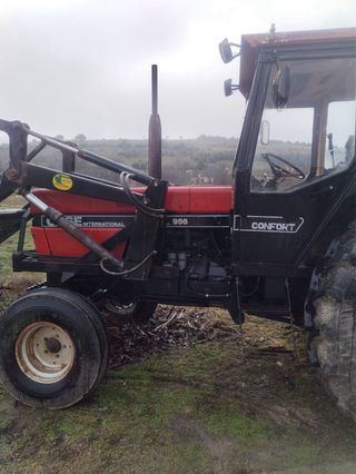 Tractor Case Internacional con pala