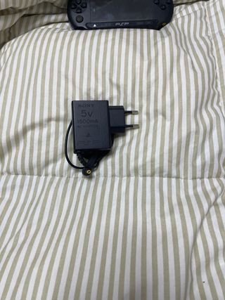 Consola PSP Sony Negra + Cargador