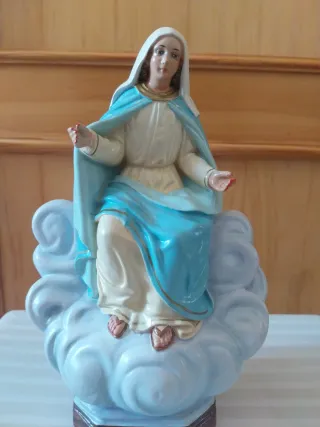 Figura Religiosa Virgen de la Cinta Nube