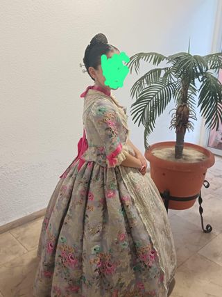 Traje de Fallera Niña, de 7 a 10 años.