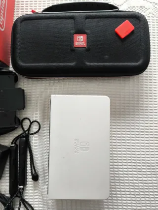 Nintendo Switch OLED Blanca + Accesorios