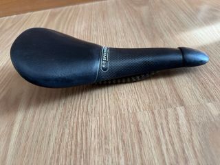 Sillín Tune Speedneedle