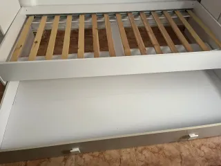 Mueble habitación doble beige y blanco