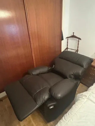 Sofá Lufthous Confort Levantapersonas Masaje