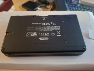 Nintendo DS XL Amarilla