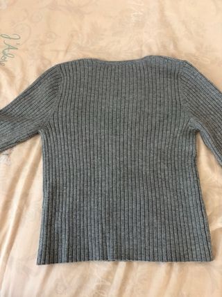 Bershka Suéter Gris Escotado