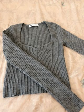 Bershka Suéter Gris Escotado