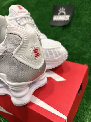 Nike Shox TL Blancas y Plateadas