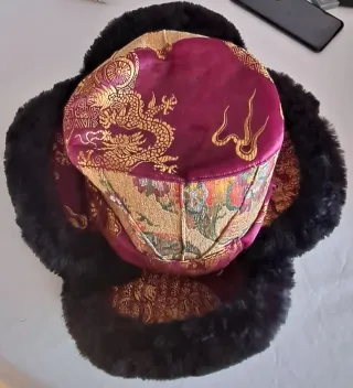 Sombrero Invierno Tibetano Dragón Dorado