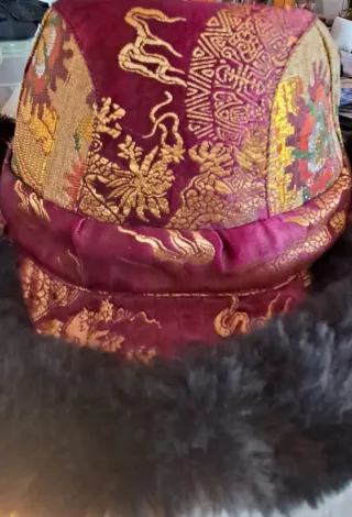 Sombrero Invierno Tibetano Dragón Dorado