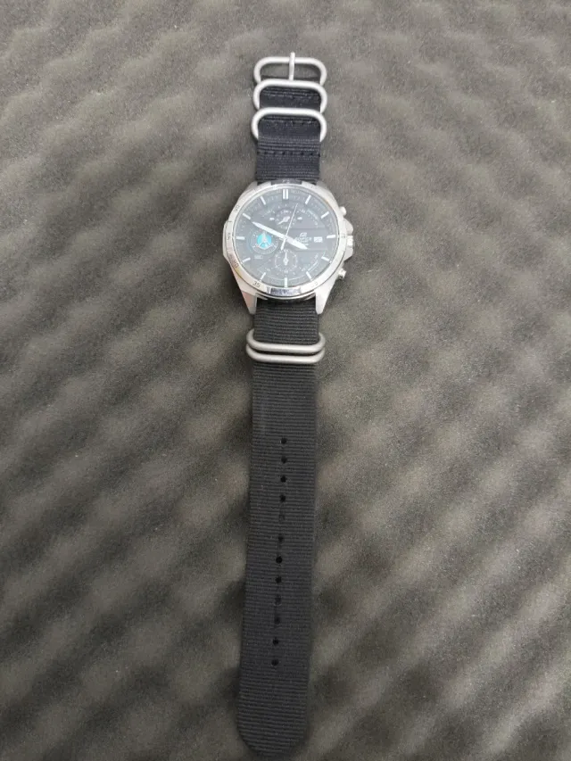 Casio Edifice EFR-556 Cronógrafo