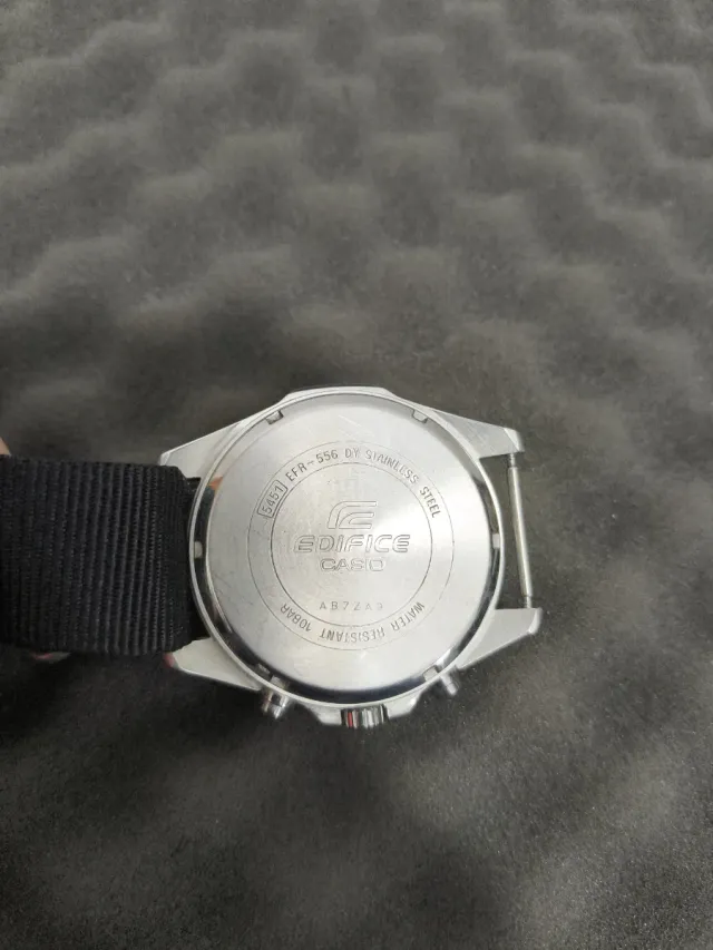 Casio Edifice EFR-556 Cronógrafo