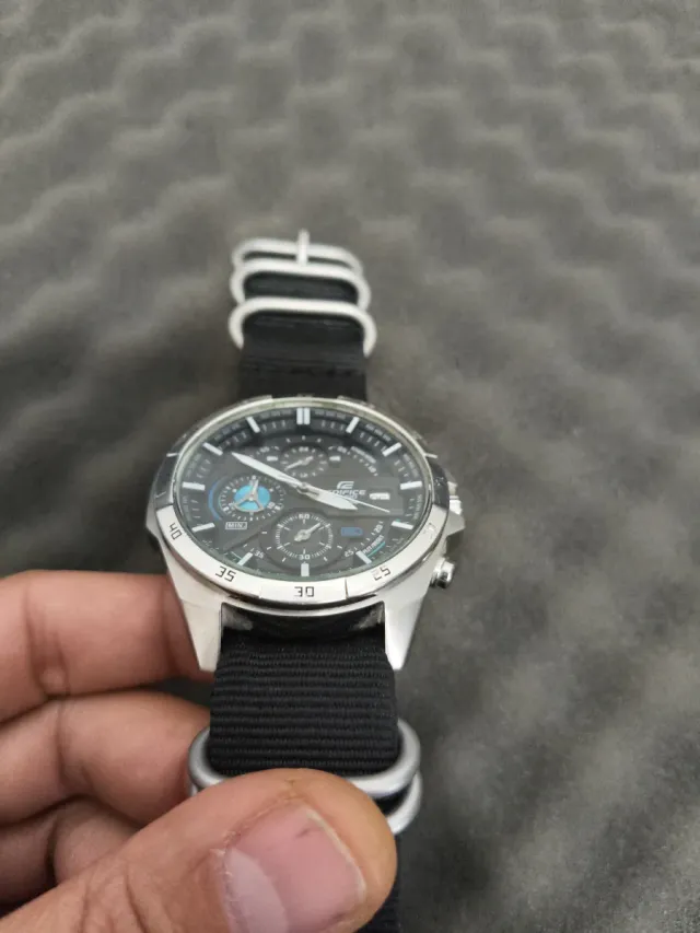 Casio Edifice EFR-556 Cronógrafo