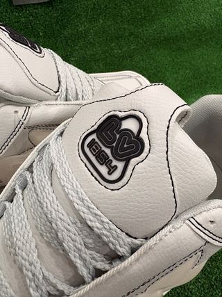 Louis Vuitton Skate Grises y Blancas