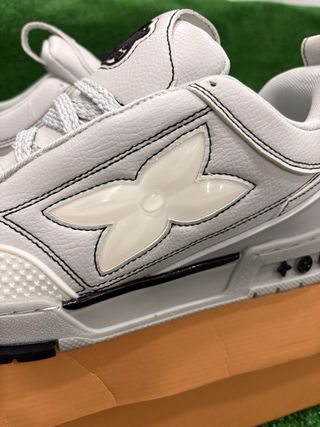 Louis Vuitton Skate Grises y Blancas