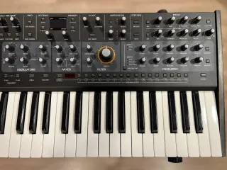 Sequential Circuits Take 5 Teclado Sintetizador