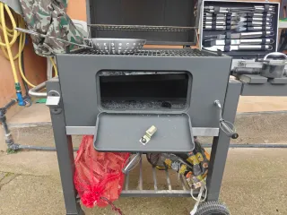 Barbacoa Negra con Maletín de Accesorios