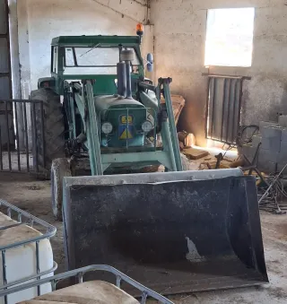 Tractor John Deere con pala frontal