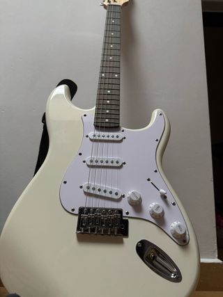 Guitarra Eléctrica MAX con Amplificador