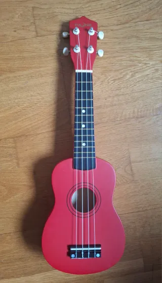 Ukelele Rojo con Funda