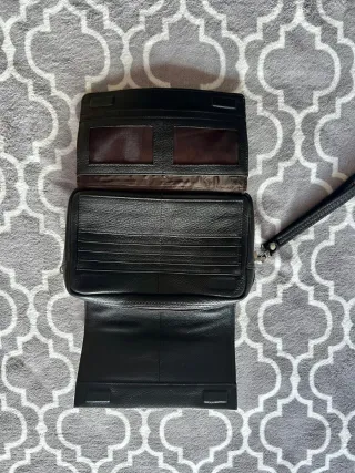 Cartera de mano Guy Laroche negra sin estrenar