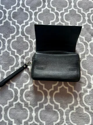 Cartera de mano Guy Laroche negra sin estrenar