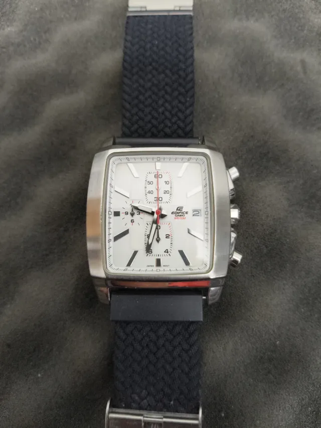 Casio Edifice EF509L Cronógrafo