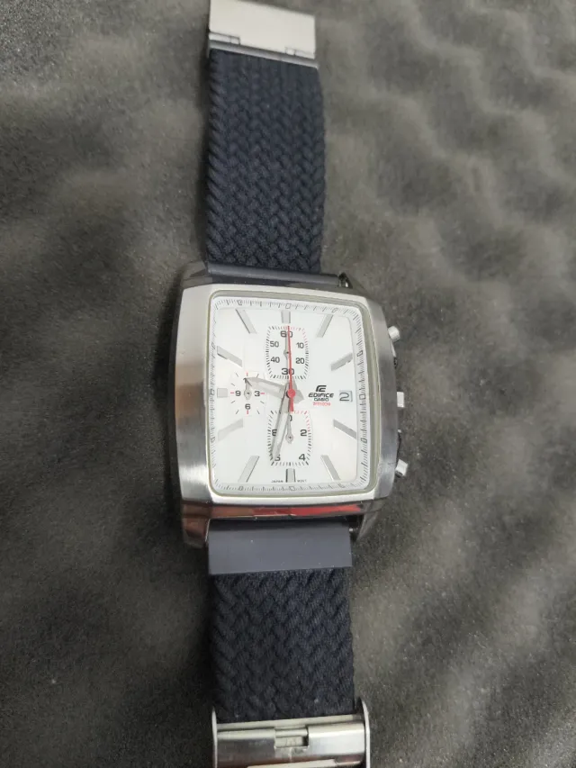 Casio Edifice EF509L Cronógrafo