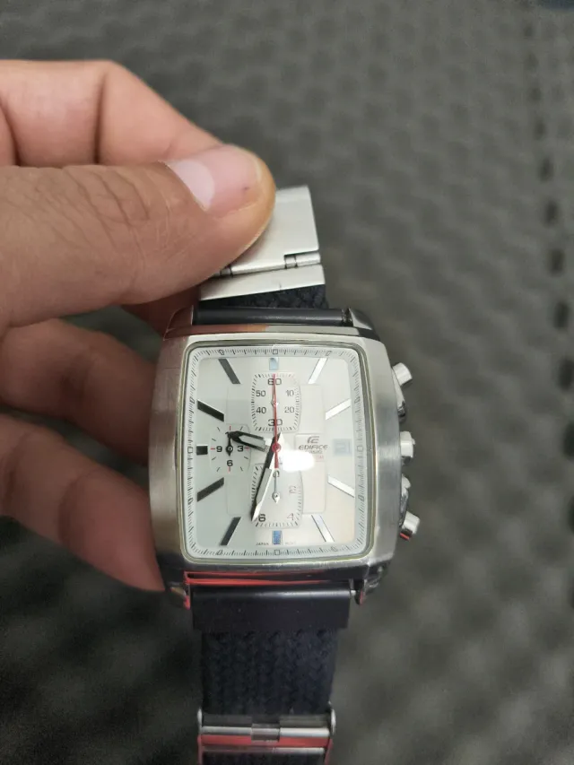 Casio Edifice EF509L Cronógrafo