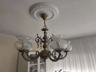 Lámparas Vintage Doradas y Transparentes