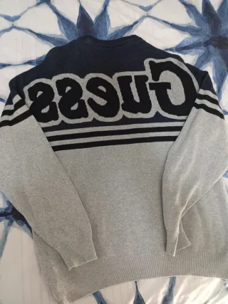 Jersey Guess Negro y Gris