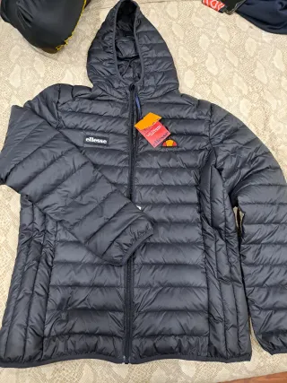 Cazadora plumífero Ellesse negra