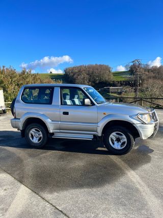 Toyota Land Cruiser 90 2000