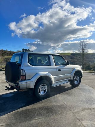 Toyota Land Cruiser 90 2000