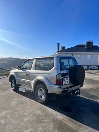 Toyota Land Cruiser 90 2000