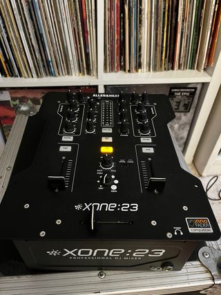 Allen & Heath Xone:23 Mesa Mezclas DJ