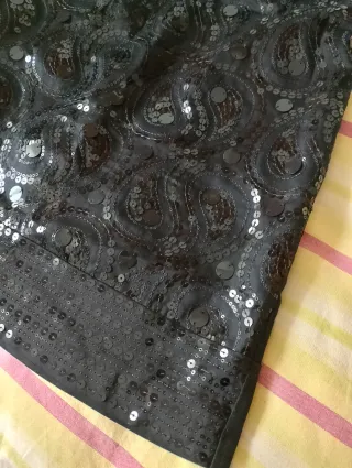 Vestido negro lentejuelas midi