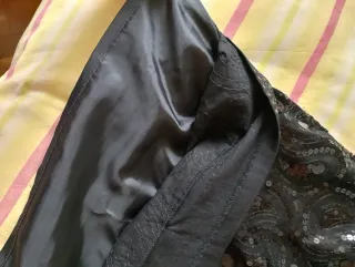 Vestido negro lentejuelas midi