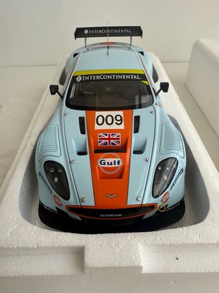Aston Martin DBR9 Gulf 1/18 Autoart