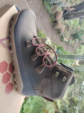 Botas de montaña Vivobarefoot Talla 45 ,sin uso.