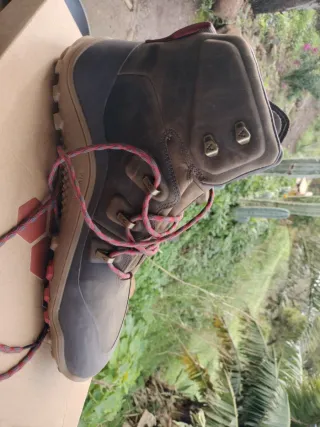 Botas de montaña Vivobarefoot Talla 45 ,sin uso.