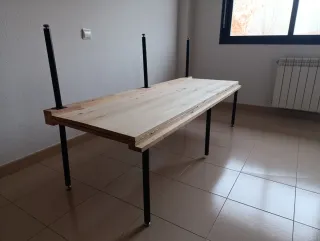 Estructura cama + colchón abatible para furgoneta.