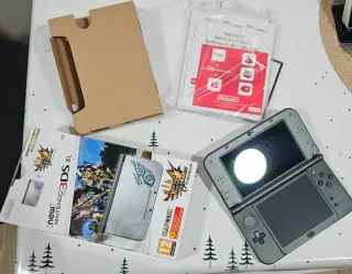 New Nintendo 3DS XL Monster Hunter 4G Pack