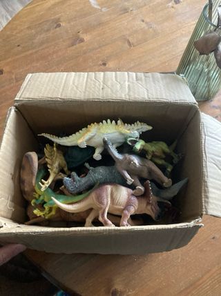 Lote de dinosaurios de juguete