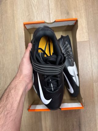 Nike Savaleos Scarpe Taglia 38 Nuove