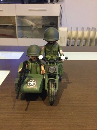 Playmobil Moto con Sidecar y Soldados