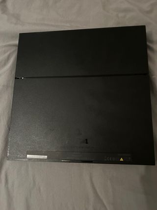 PlayStation 4 (original) +un mando +2 juegos