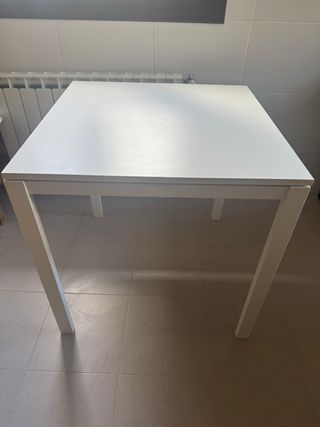 Mesa VIHALS blanca 74x74cm