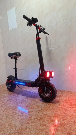 Patinete eléctrico con asiento