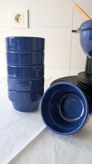Juego de fondue de hierro fundido azul
